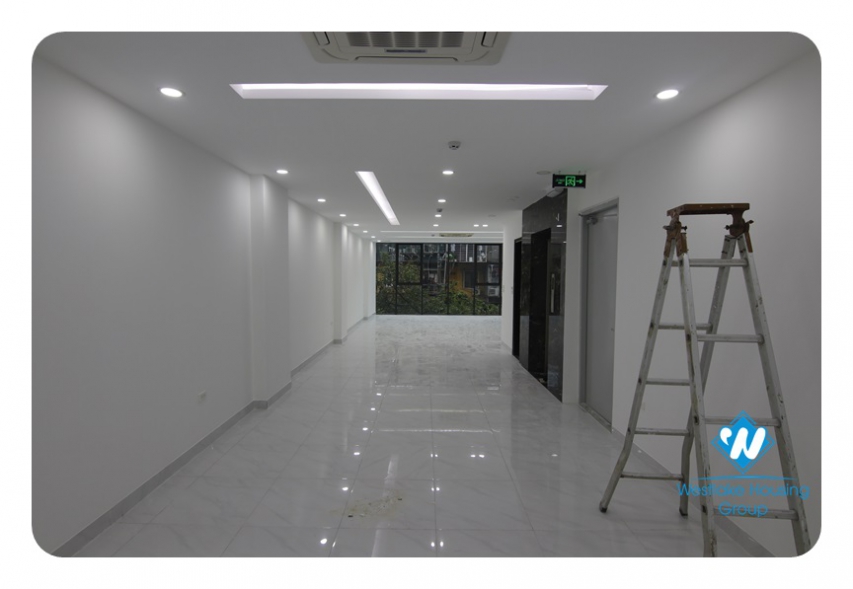 Office for rent on Kim Ma Thuong Street